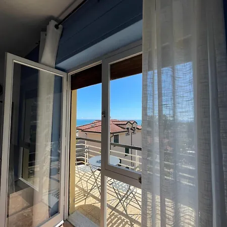 La Dalia Vista Mare Apartmán *